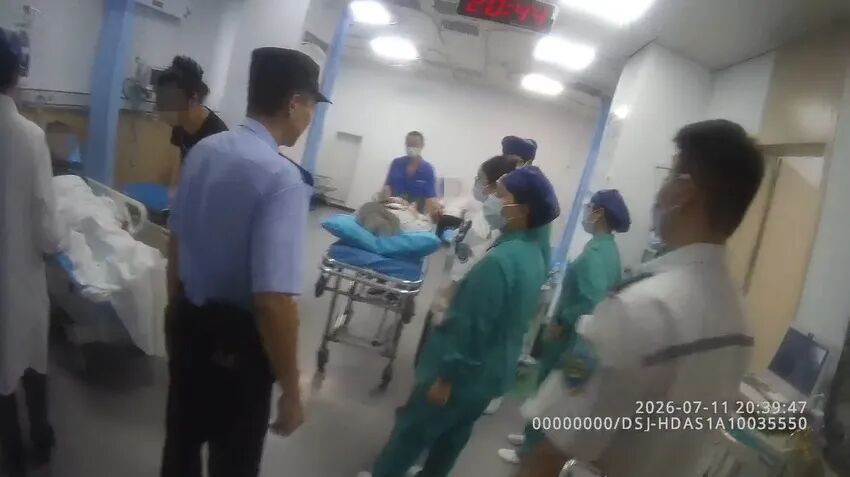酷暑迷路!民警火速救助八旬老人 酷暑迷路!民警火速救助八旬老人