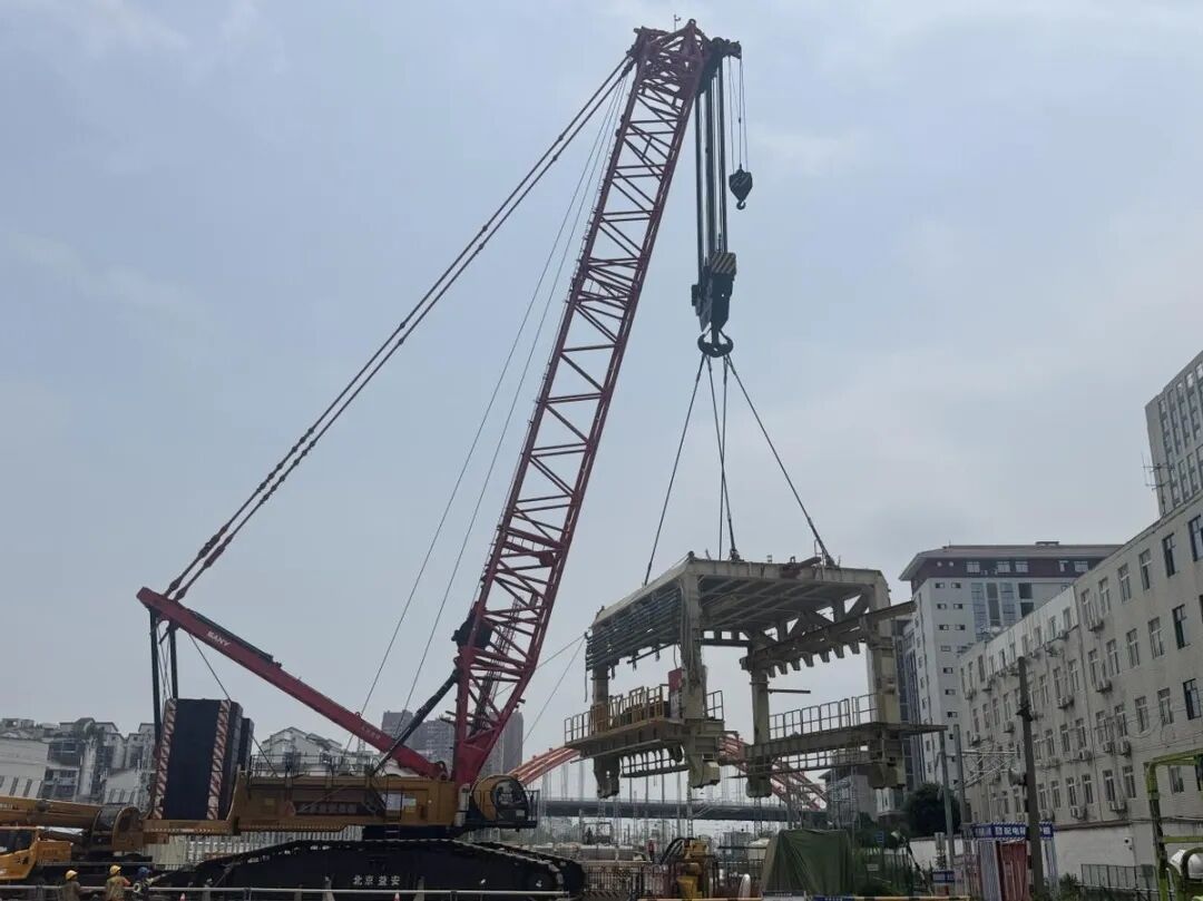 成渝中线高铁“成渝号”盾构机圆满完成吊装拆机任务