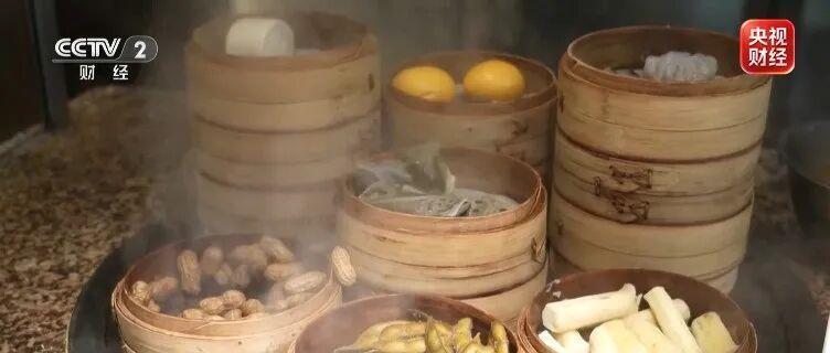 赴华机票销量暴涨 老外为何扎堆来中国“避暑” 赴华机票销量暴涨 老外为何扎堆来中国“避暑”