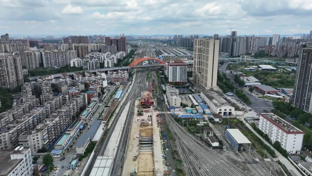 成渝中线高铁“成渝号”盾构机圆满完成吊装拆机任务