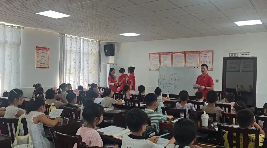 常德一村开设免费托管班,请大学生给孩子辅导,村支书:防止孩子沉迷手机无人看管 常德一村开设免费托管班,请大学生给孩子辅导,村支书:防止孩子沉迷手机无人看管
