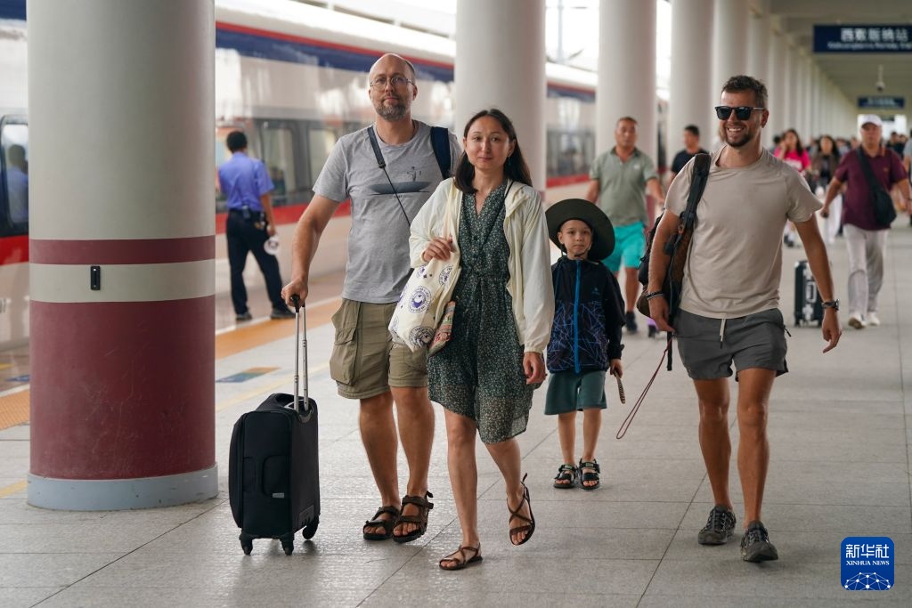 云南西双版纳迎来暑期旅游旺季 云南西双版纳迎来暑期旅游旺季