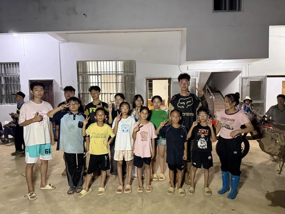 重庆00后铁骑千里驰援广西 他说“重庆崽儿，有事儿真上！”