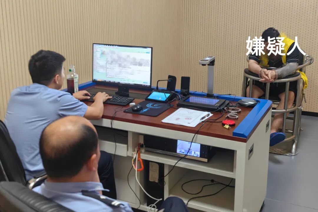 职业“吞铁丝”？民警：送你一副“铁手镯”！