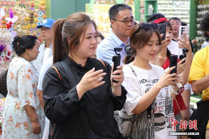 台湾自媒体人:新疆文旅总能推陈出新 台湾自媒体人:新疆文旅总能推陈出新