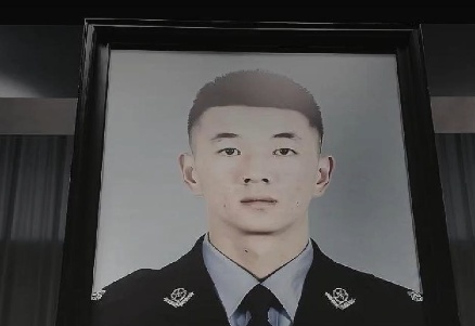 年仅25岁，吴龙勇斗持刀歹徒壮烈牺牲