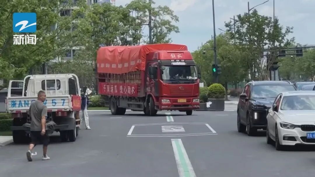1元/斤，两小时售空10吨！杭州街头现“亏本卖瓜”