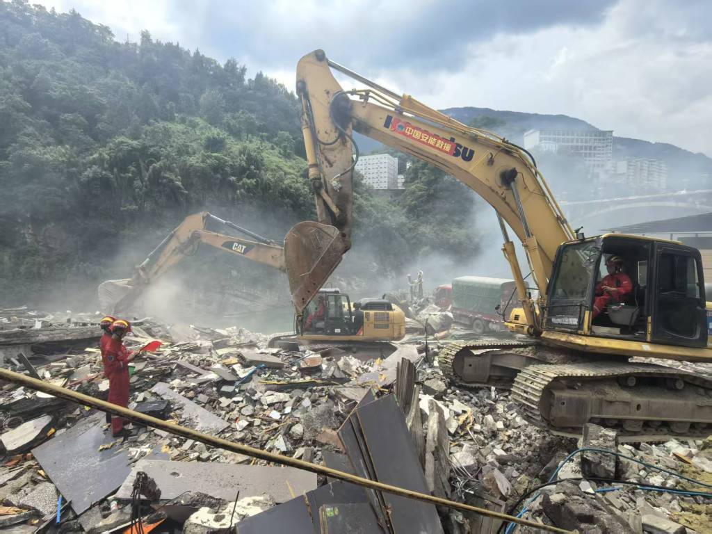 重庆彭水山体崩塌的发现、预警、目睹和救援者 重庆彭水山体崩塌的发现、预警、目睹和救援者