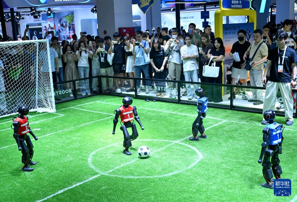 2026世界人工智能大会机器人亮点纷呈 2026世界人工智能大会机器人亮点纷呈