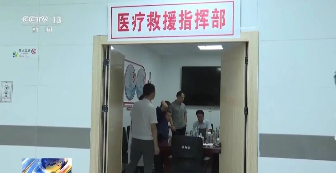 重庆彭水山体崩塌前后对比图发布,亲历者回忆崩塌瞬间 重庆彭水山体崩塌前后对比图发布,亲历者回忆崩塌瞬间