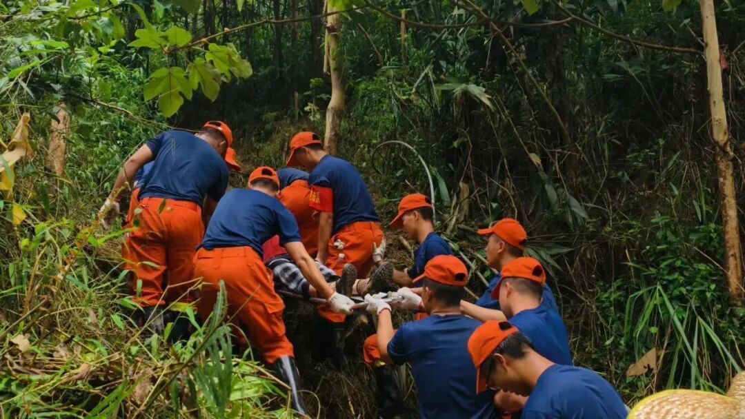 两小时半徒步求救,十小时生命接力——32岁高危孕妇顺利脱险! 两小时半徒步求救,十小时生命接力——32岁高危孕妇顺利脱险!