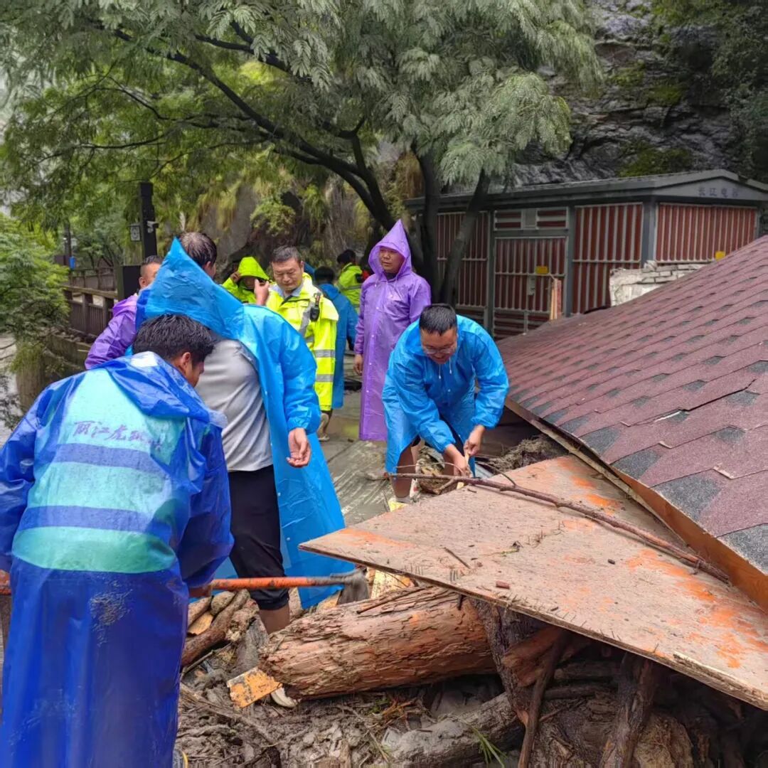 云南一知名景区突发山洪!有房屋倒塌!本轮强降雨要下到…… 云南一知名景区突发山洪!有房屋倒塌!本轮强降雨要下到……