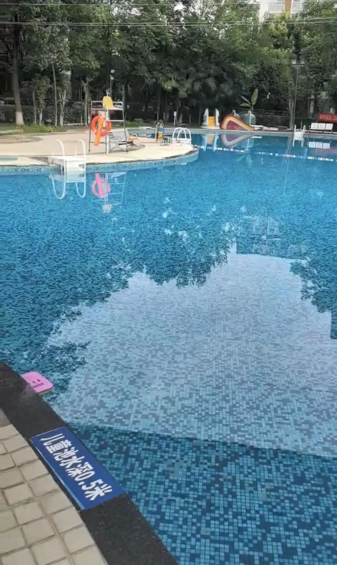 湖南6岁女童小区上游泳课不幸溺亡,当地已成立调查组 湖南6岁女童小区上游泳课不幸溺亡,当地已成立调查组