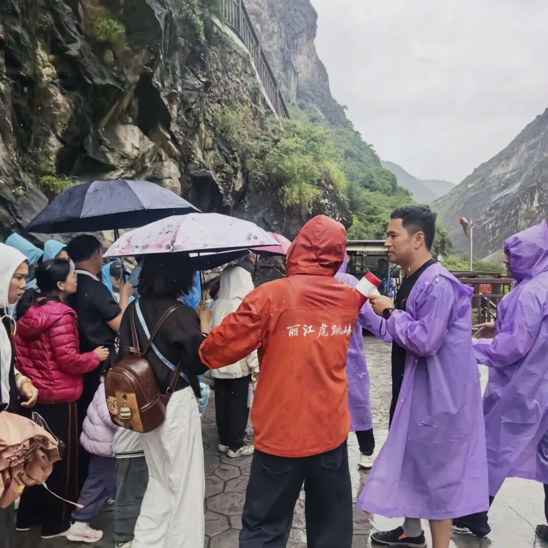 云南一知名景区突发山洪!有房屋倒塌!本轮强降雨要下到…… 云南一知名景区突发山洪!有房屋倒塌!本轮强降雨要下到……