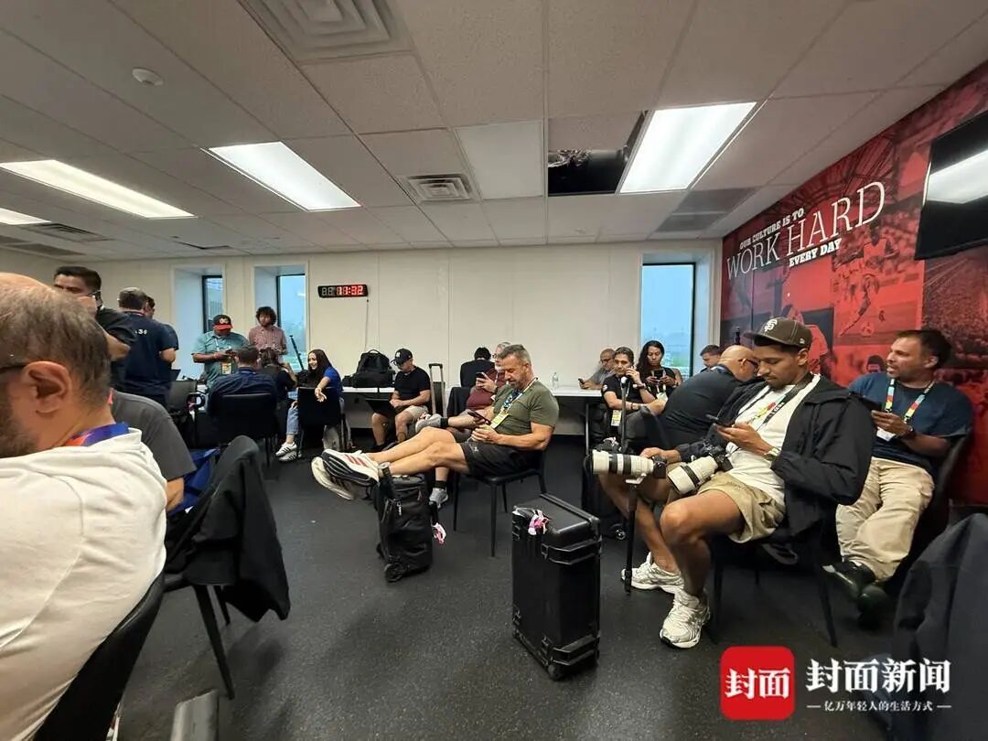 西班牙队决赛前“最后一练”因雷暴取消,西足协主席:对球员和主教练非常有信心 西班牙队决赛前“最后一练”因雷暴取消,西足协主席:对球员和主教练非常有信心