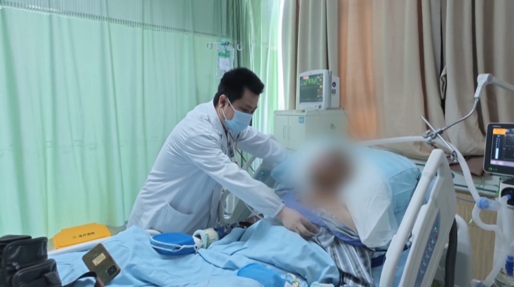 男子骑车晕倒体温41℃确诊热射病,专家提醒:中暑前兆是身体最后的“求救信号” 男子骑车晕倒体温41℃确诊热射病,专家提醒:中暑前兆是身体最后的“求救信号”