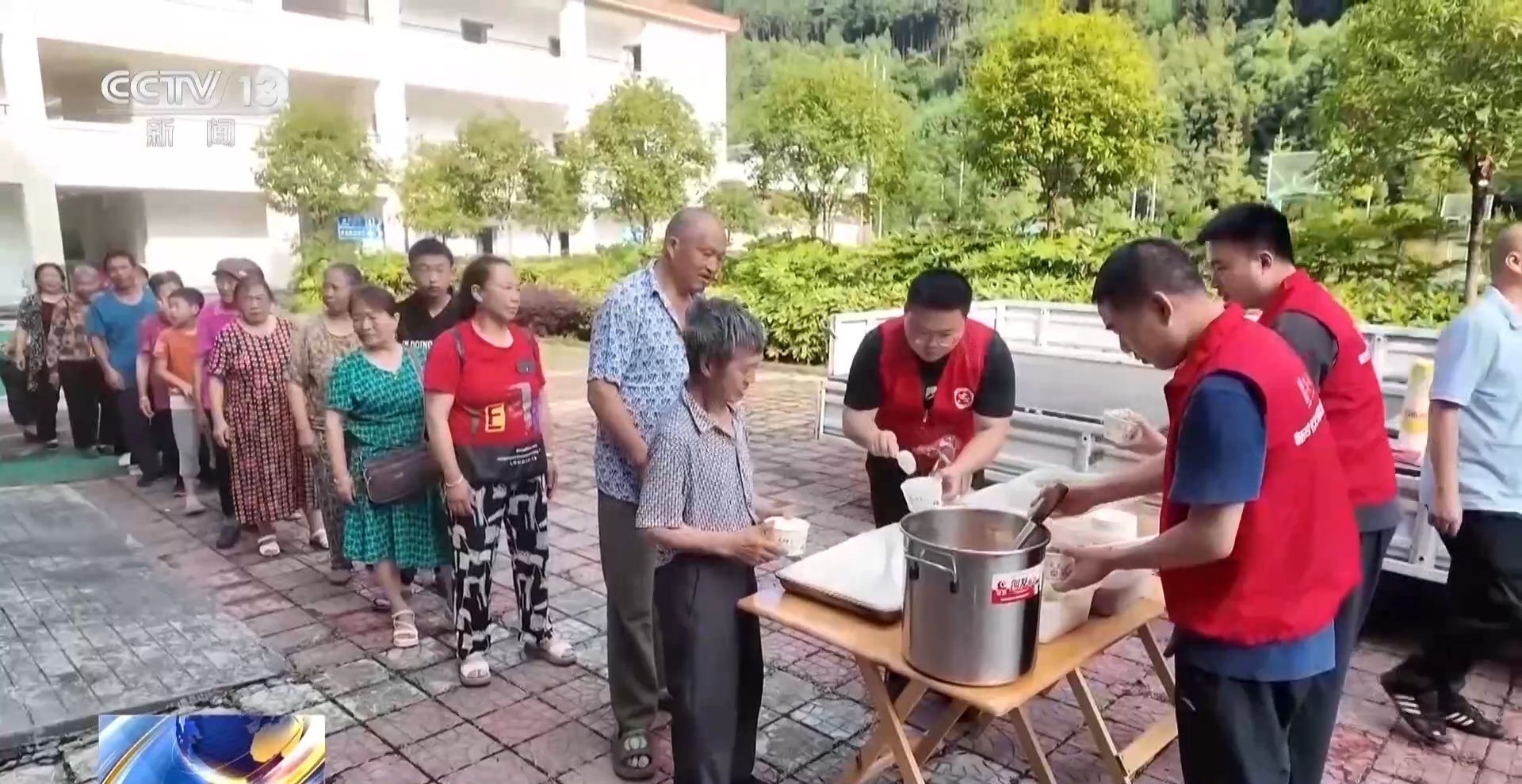 未来三天主雨带与前期降雨区高度重叠 多部门部署防汛救灾 未来三天主雨带与前期降雨区高度重叠 多部门部署防汛救灾