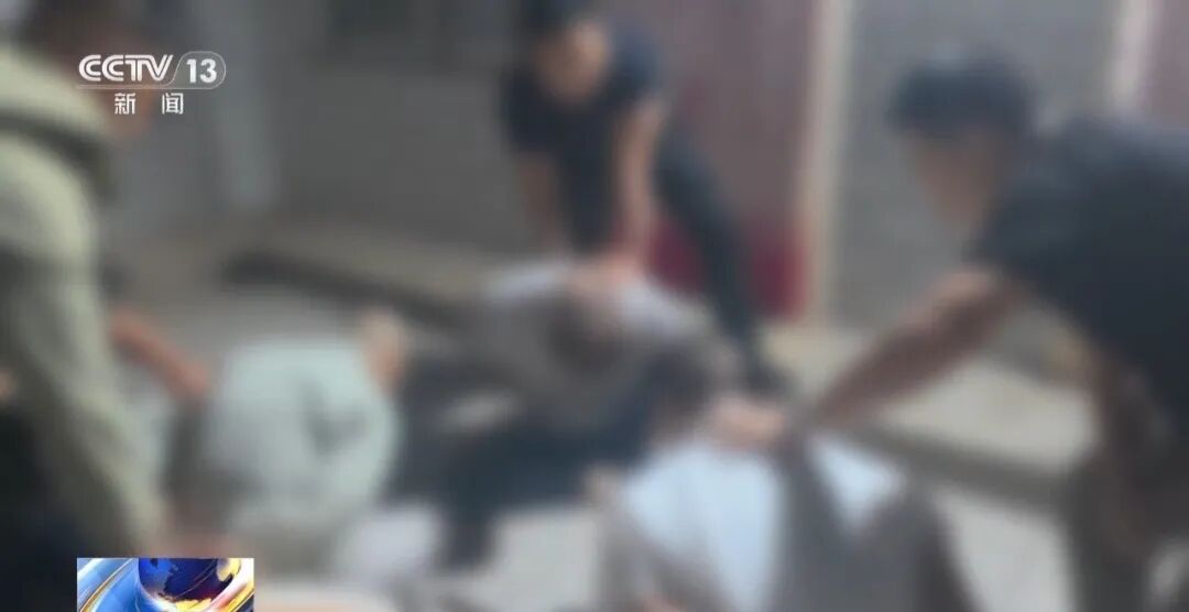 大反转,“一口一个爸爸妈妈”全是演的!警方出手 大反转,“一口一个爸爸妈妈”全是演的!警方出手