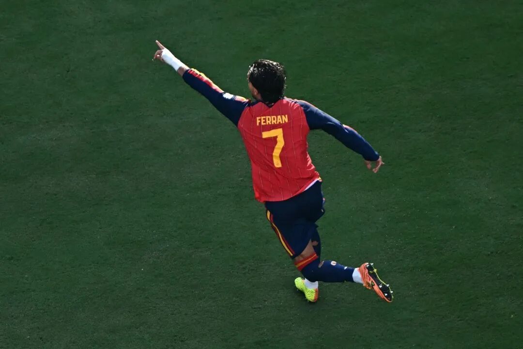 加时赛1-0!西班牙夺得美加墨世界杯冠军 加时赛1-0!西班牙夺得美加墨世界杯冠军