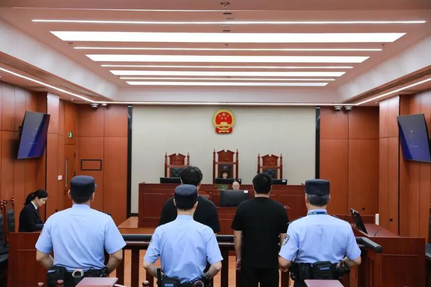 跨城送美瞳、额外支付450元运费?顺风车司机果断报警 跨城送美瞳、额外支付450元运费?顺风车司机果断报警