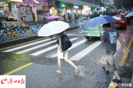 洞洞鞋这么穿才健康 洞洞鞋这么穿才健康