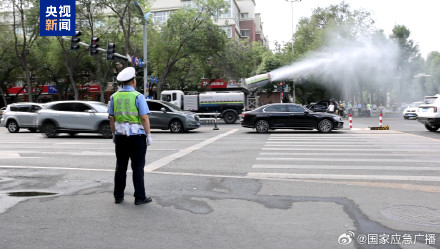 新疆高温干旱双预警持续生效️ 新疆高温干旱双预警持续生效️