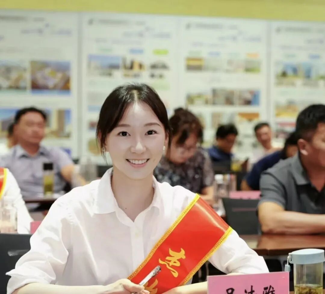 上等兵退役后,来自安徽的吴诗雅被授予中士军衔! 上等兵退役后,来自安徽的吴诗雅被授予中士军衔!