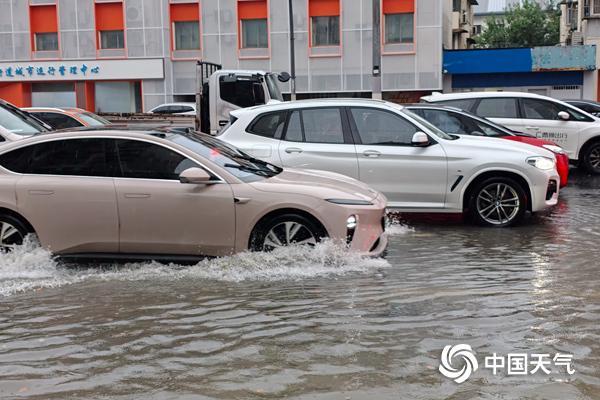 江南华南多地未来三天降雨频繁 24日高温桑拿天上线 江南华南多地未来三天降雨频繁 24日高温桑拿天上线