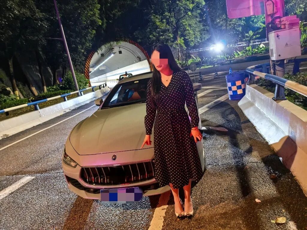 情侣酒后拌嘴,男友打车离开,女子赌气驾车疯狂追赶,被交警当场查获 情侣酒后拌嘴,男友打车离开,女子赌气驾车疯狂追赶,被交警当场查获