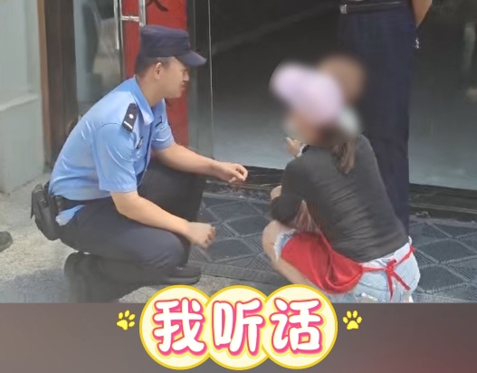 “我乖,我再不瞎跑啦!”救助2岁走失幼童,民警收到“最萌检讨” “我乖,我再不瞎跑啦!”救助2岁走失幼童,民警收到“最萌检讨”