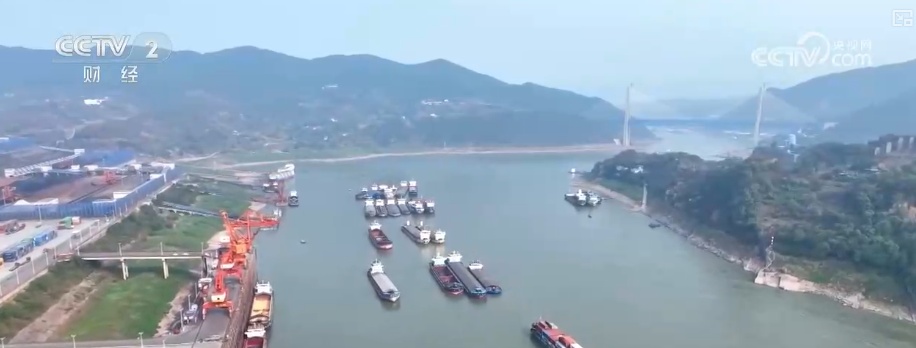 中国高铁、桥梁、港口成为全球公认亮丽名片 “数”里行间感知“人享其行、物畅其流” 中国高铁、桥梁、港口成为全球公认亮丽名片 “数”里行间感知“人享其行、物畅其流”