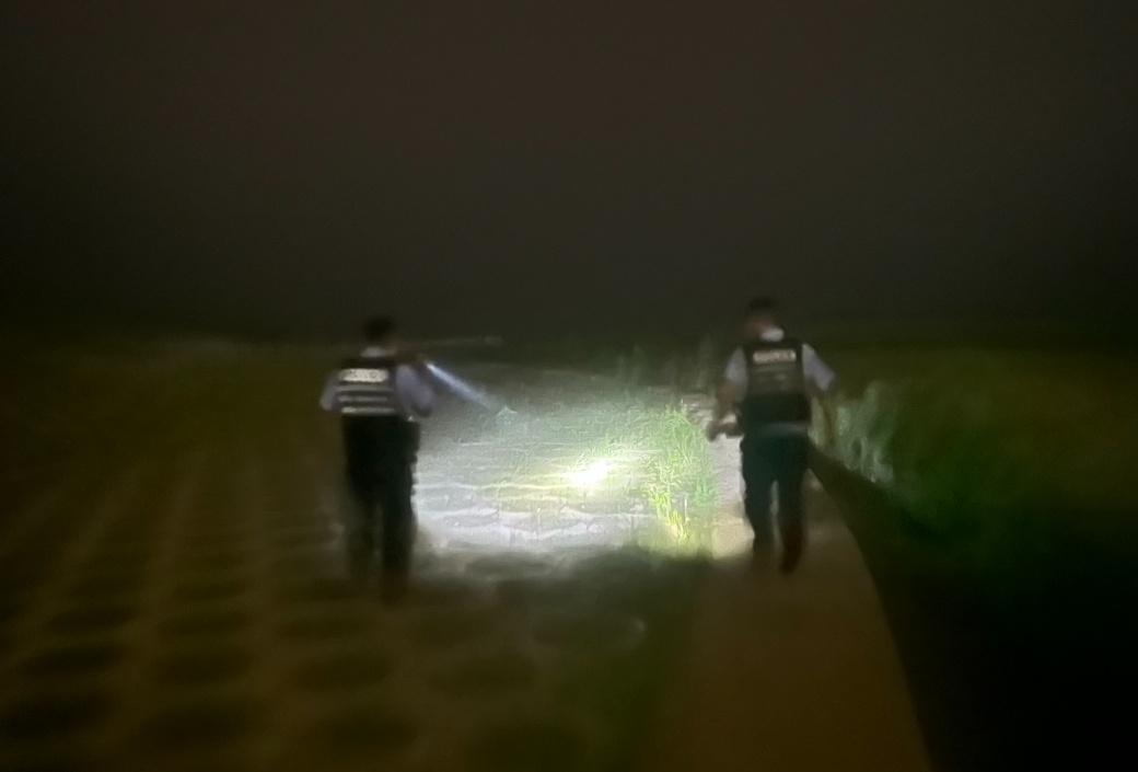 半夜里,3个“泥人”笑了…… 半夜里,3个“泥人”笑了……
