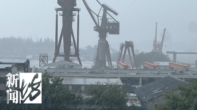 今天全上海人在“接龙”,暴雨下到哪个区了?冰雹、彩虹、闪电…正同时上演! 今天全上海人在“接龙”,暴雨下到哪个区了?冰雹、彩虹、闪电…正同时上演!