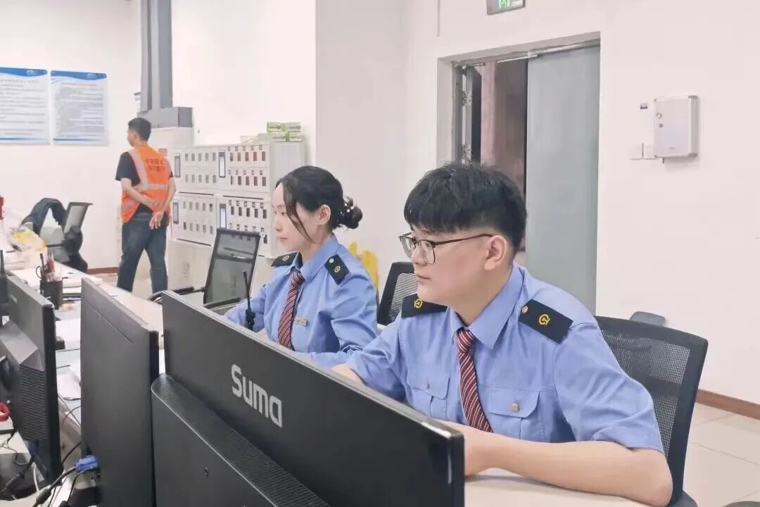 徒步6小时将15公斤物资背进灾区,29岁的他倒在了返程路上,再也没醒来 徒步6小时将15公斤物资背进灾区,29岁的他倒在了返程路上,再也没醒来