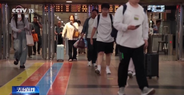 患病老人独自乘火车走失 民警暖心救助 患病老人独自乘火车走失 民警暖心救助