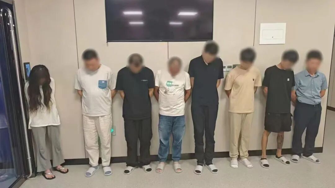 合肥警方锁定某小区,打掉一色情直播引流团伙 合肥警方锁定某小区,打掉一色情直播引流团伙
