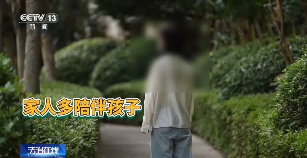 13岁女孩沉迷乙游充值近3万,警惕氪金诱导机制 13岁女孩沉迷乙游充值近3万,警惕氪金诱导机制
