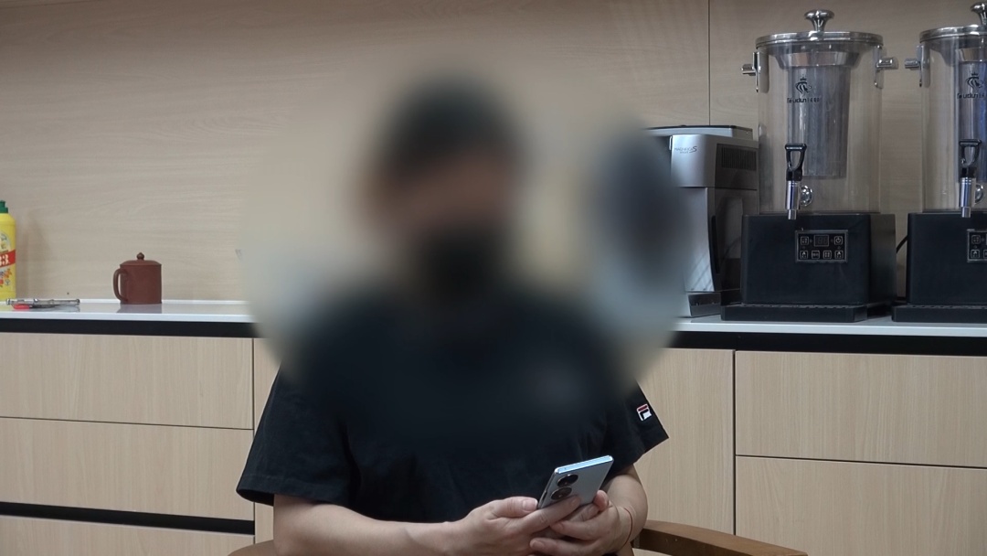 女子遭遇连环诈骗反诈民警紧急拦截 女子遭遇连环诈骗反诈民警紧急拦截