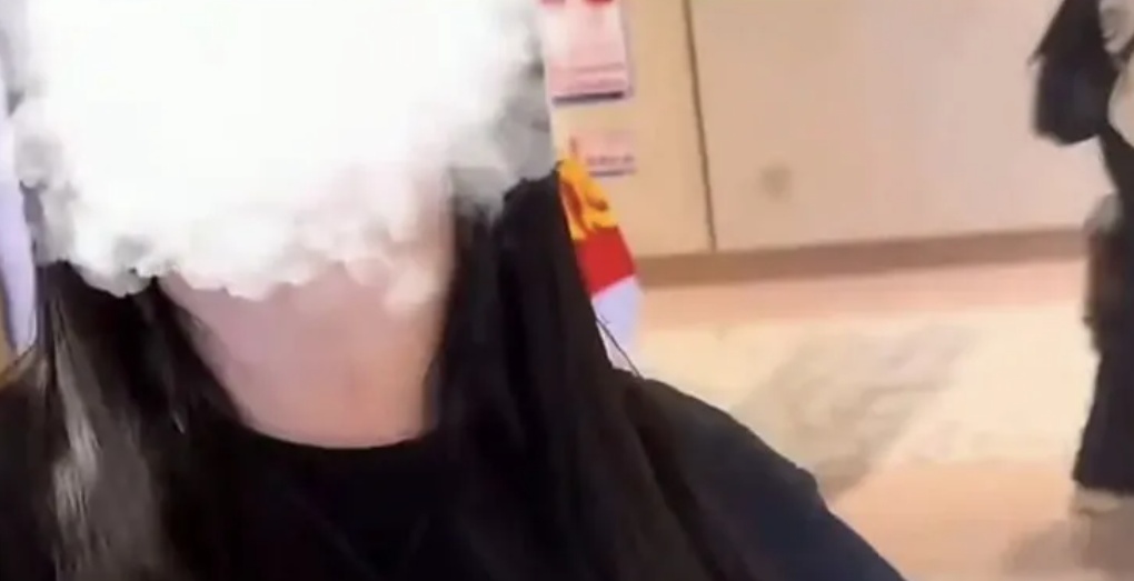 男子凌晨点外卖,餐袋上被封签拼出辱骂字样!门店:开除涉事员工并10倍补偿! 男子凌晨点外卖,餐袋上被封签拼出辱骂字样!门店:开除涉事员工并10倍补偿!