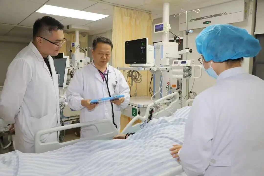 早餐喝碗热馄饨,男子突然胸痛!南京一医院一天接诊11例急性心梗 早餐喝碗热馄饨,男子突然胸痛!南京一医院一天接诊11例急性心梗