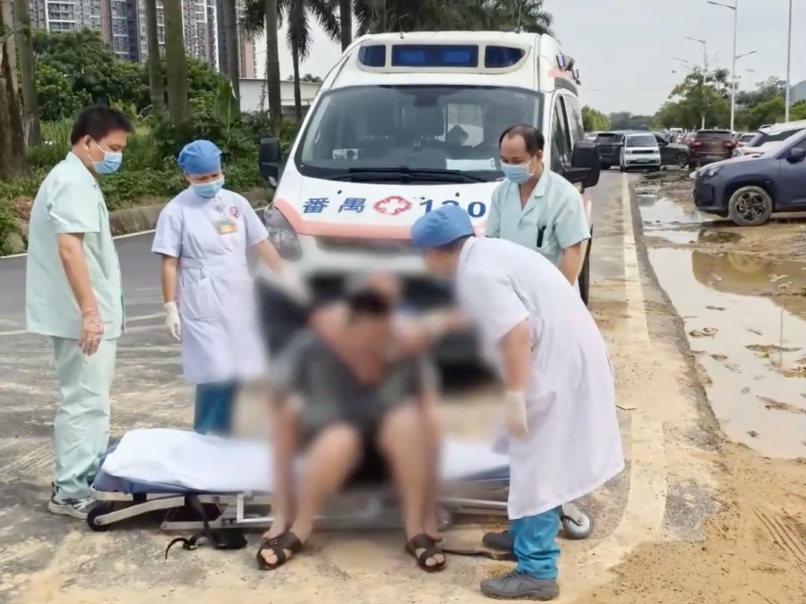 广州八旬老人走失35小时,误入草丛后迷失方向昏迷,被无人机拍下后获救 广州八旬老人走失35小时,误入草丛后迷失方向昏迷,被无人机拍下后获救