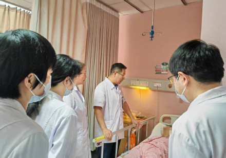 武汉羊水栓塞三胎产妇成功脱险 武汉羊水栓塞三胎产妇成功脱险