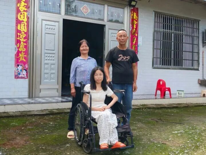 高考586分,患罕见病的常德轮椅女孩被湖师大录取:很开心,学校和专业都是一志愿 高考586分,患罕见病的常德轮椅女孩被湖师大录取:很开心,学校和专业都是一志愿