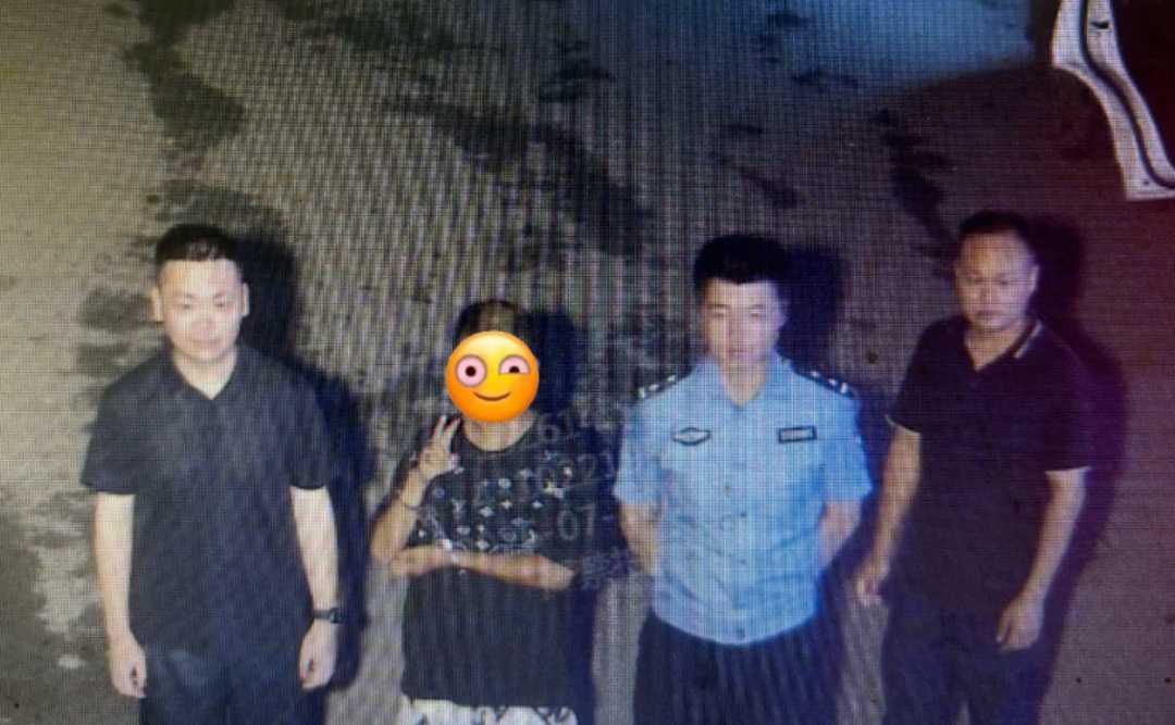偷车前对监控比“耶”挑衅?湖南宜章警方火速抓捕归案,安排“情景再现” 偷车前对监控比“耶”挑衅?湖南宜章警方火速抓捕归案,安排“情景再现”