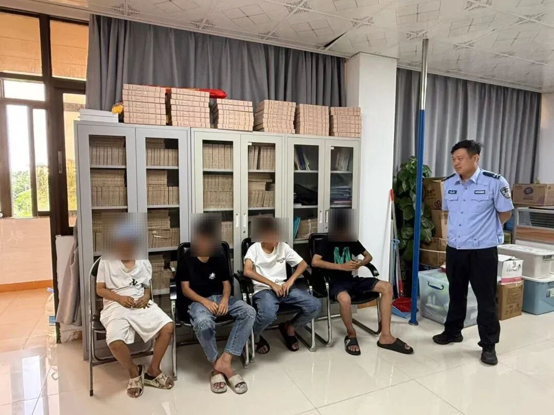 一辆电动车上搭载6名未成年人？这画面让人惊出一身冷汗……文昌警方介入查处