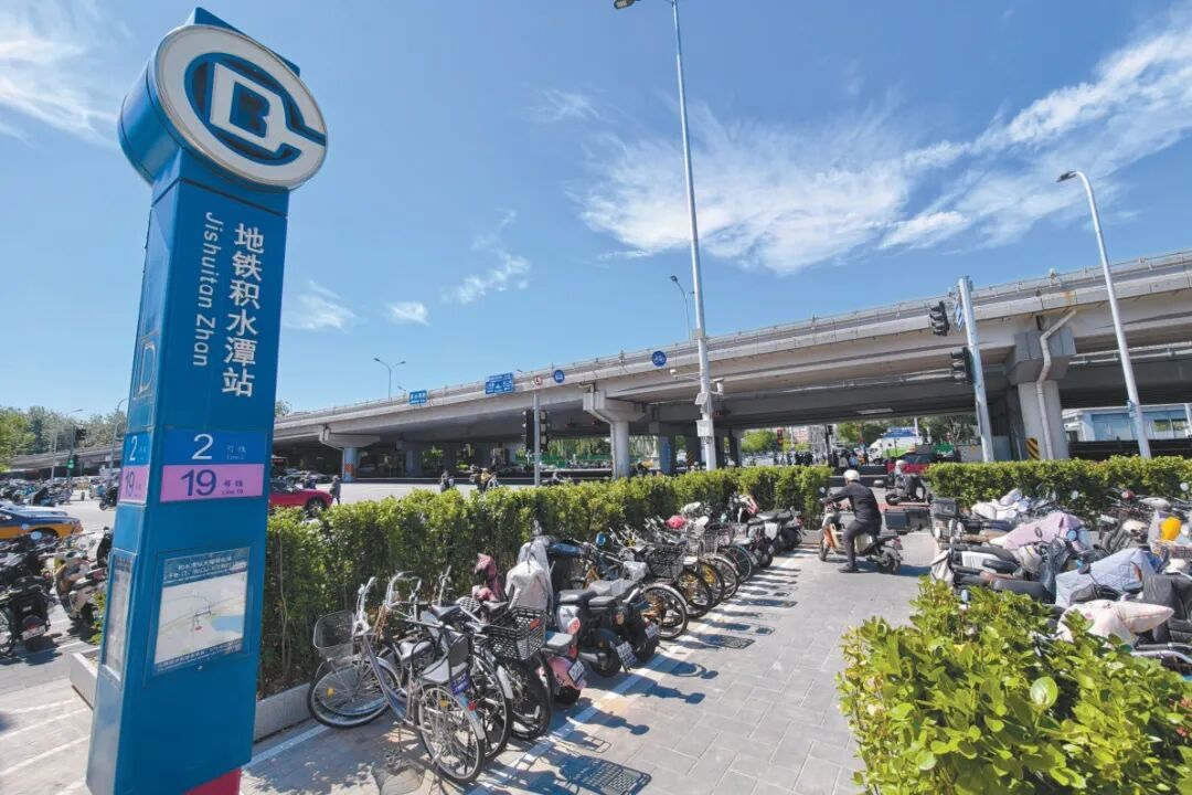 从“大修大建”到“微雕精修”，北京探索大城交通治理新路径
