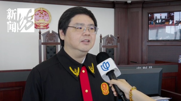 上海女子懵了!外籍前夫声称拮据要降低抚养费,却买大别墅!还隐瞒… 上海女子懵了!外籍前夫声称拮据要降低抚养费,却买大别墅!还隐瞒…