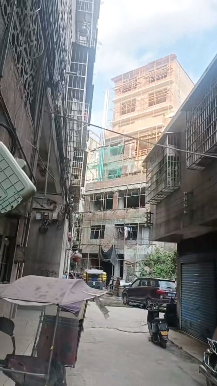 为偿还百万欠款,娄底男子每天跑16小时外卖!长沙免费托管相助,安置乡下前来的孩子 为偿还百万欠款,娄底男子每天跑16小时外卖!长沙免费托管相助,安置乡下前来的孩子