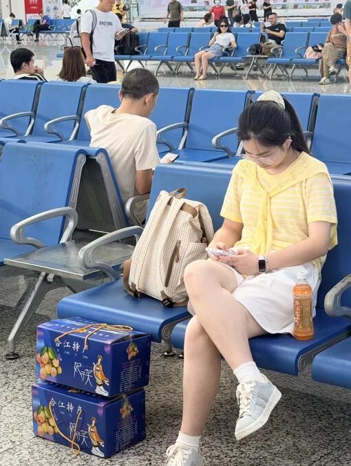 最近,安检仪又被“小圆球”刷屏了 最近,安检仪又被“小圆球”刷屏了