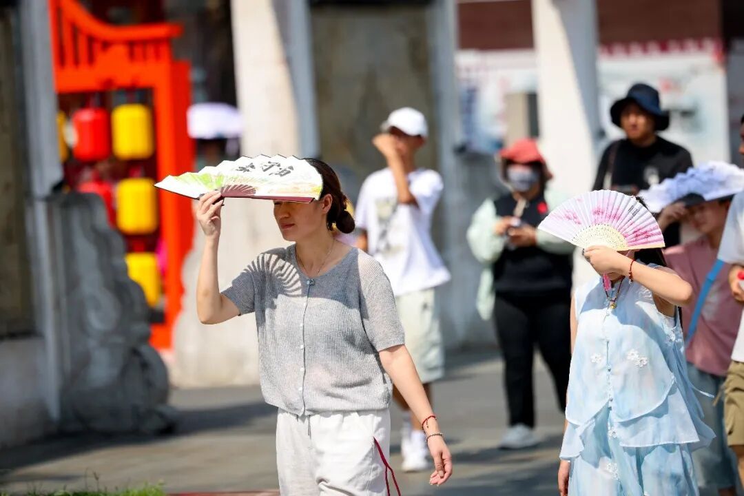 热热热!直冲35℃,午后到晚上有阵雨或雷雨,南京气象预测 热热热!直冲35℃,午后到晚上有阵雨或雷雨,南京气象预测